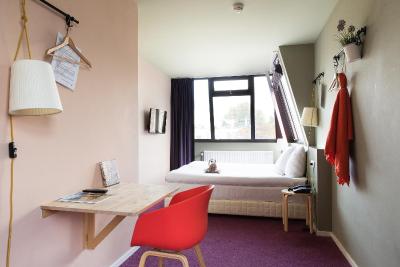 د نایبورز مانلیا