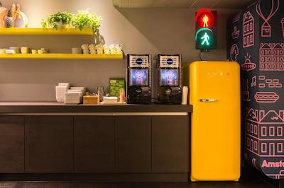 قبیک هتل امستردام وتک