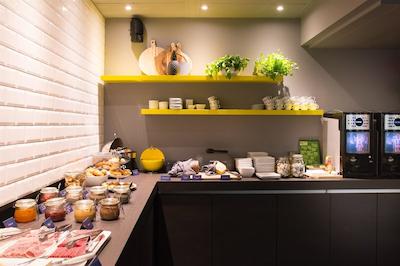 قبیک هتل امستردام وتک