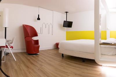 قبیک هتل امستردام وتک