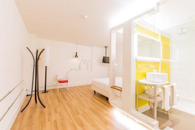 قبیک هتل امستردام وتک