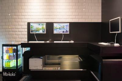 قبیک هتل امستردام وتک