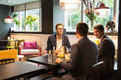 قبیک هتل امستردام وتک