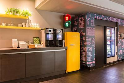 قبیک هتل امستردام وتک