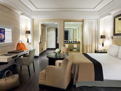 هتل اند ریادز باریر ل ناورا