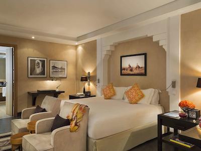 هتل اند ریادز باریر ل ناورا