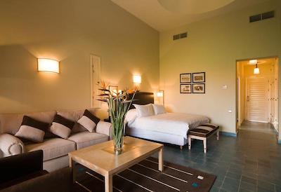 دمین دز رمپارتز اند اسپا