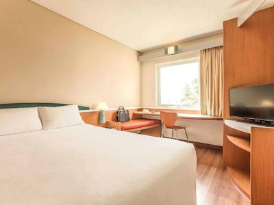 ایبیز گوادالاجارا اکسپو هتل