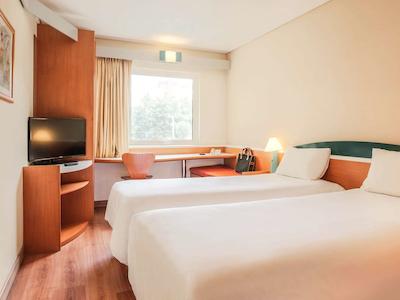 ایبیز گوادالاجارا اکسپو هتل