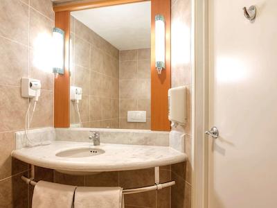 ایبیز گوادالاجارا اکسپو هتل