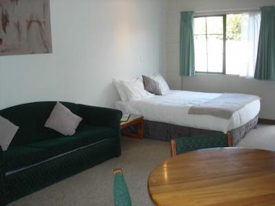 کاراکا تری متل