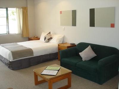 کاراکا تری متل