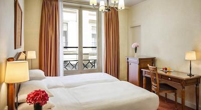 حیات هتل دو لوور