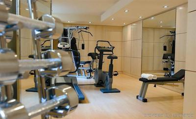 حیات هتل دو لوور