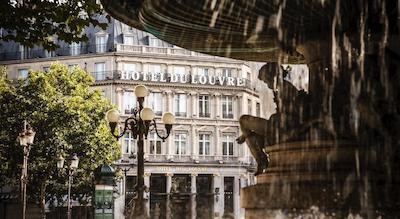 حیات هتل دو لوور