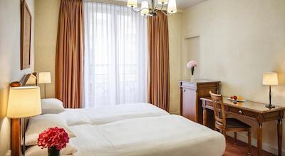 حیات هتل دو لوور