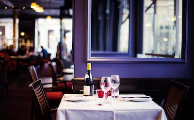 حیات هتل دو لوور