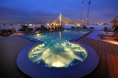 ناوالای ریور ریزورت