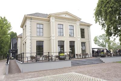 ساندتون ایجسلهتل