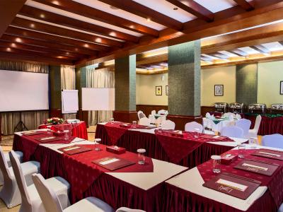 سفیر کنتیننتال