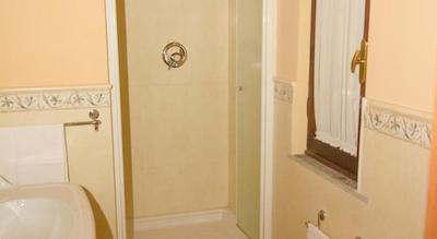 هتل ایل کوادریفگلیو