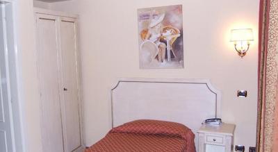 هتل ایل کوادریفگلیو