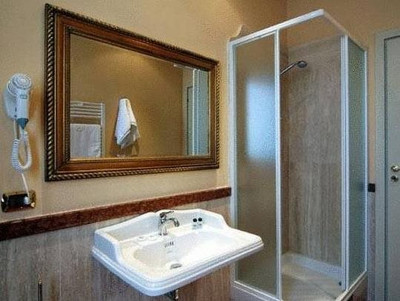 هتل ایل کوادریفگلیو