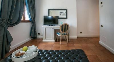 هتل ایل کوادریفگلیو