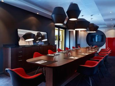 مولیتر پاریس بای ام گالری کالکشن