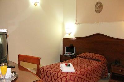 هتل میراج اند هتل هالیفاکس