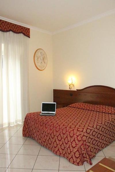 هتل میراج اند هتل هالیفاکس