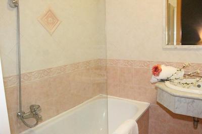 هتل میراج اند هتل هالیفاکس