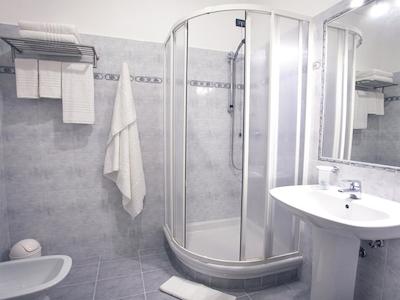 دموز پراتریا