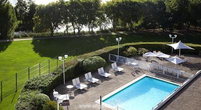 نووتل پاریس کرتیل له لاک