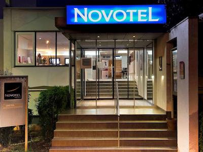 نووتل پاریس کرتیل له لاک