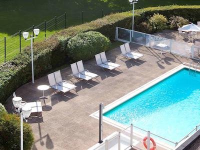 نووتل پاریس کرتیل له لاک