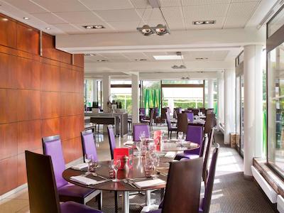 نووتل پاریس کرتیل له لاک