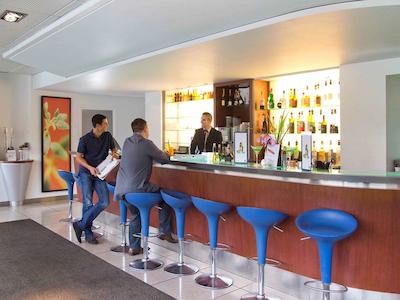 نووتل پاریس کرتیل له لاک