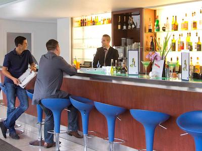 نووتل پاریس کرتیل له لاک