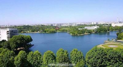 نووتل پاریس کرتیل له لاک