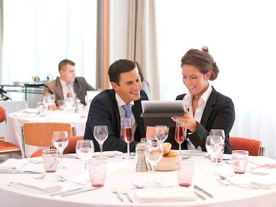 نووتل پاریس کرتیل له لاک