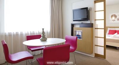 نووتل پاریس کرتیل له لاک