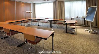 نووتل پاریس کرتیل له لاک