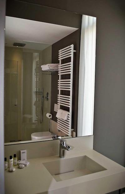 هتل کریستالو