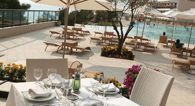 اوشنیا پاریس پورت د ورسای