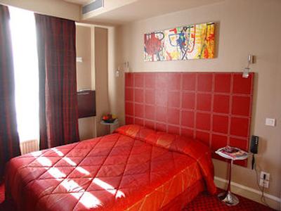 اوشنیا پاریس پورت د ورسای