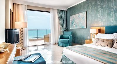 اوشنیا پاریس پورت د ورسای