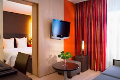 اوشنیا پاریس پورت د ورسای