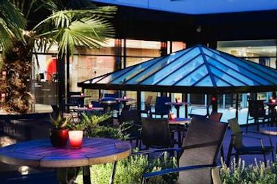 اوشنیا پاریس پورت د ورسای