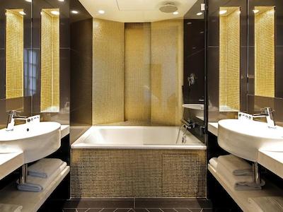 بست وسترن پرمیر اپرا ریچپنس